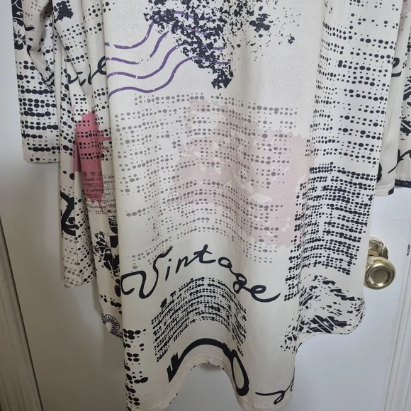 Valentine's Vibes Vintage Inspired Cream Tunic Blouse 3X - Picture 4 of 9